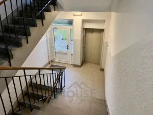 Prodej bytu 1+1, Praha - Strašnice, Ke Strašnické, 45 m2
