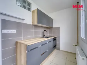 Prodej bytu 4+1, Lesná, 64 m2