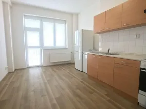 Pronájem kanceláře, Praha - Smíchov, Štefánikova, 77 m2