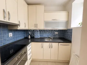 Pronájem kanceláře, Praha - Vinohrady, Nad Petruskou, 35 m2