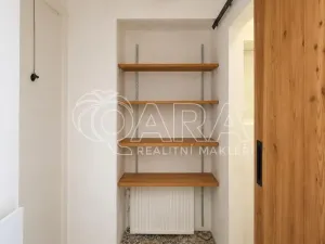 Pronájem kanceláře, Praha - Vinohrady, Nad Petruskou, 35 m2