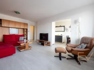 Prodej bytu 3+1, Praha - Řepy, Nevanova, 70 m2