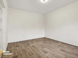 Prodej bytu 1+1, Zlín - Malenovice, třída Svobody, 37 m2