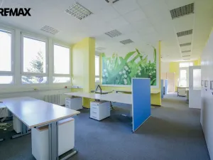 Pronájem kanceláře, Hradec Králové - Věkoše, Akademika Bedrny, 315 m2