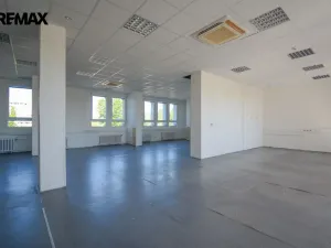 Pronájem kanceláře, Hradec Králové - Věkoše, Akademika Bedrny, 171 m2