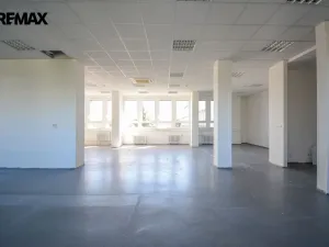 Pronájem kanceláře, Hradec Králové - Věkoše, Akademika Bedrny, 171 m2