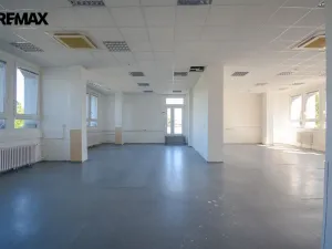 Pronájem kanceláře, Hradec Králové - Věkoše, Akademika Bedrny, 171 m2