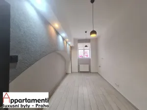 Pronájem obchodního prostoru, Praha - Vinohrady, Šafaříkova, 66 m2