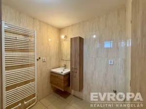 Prodej rodinného domu, Kúty, Slovenská republika, Radlinského námestie, 100 m2