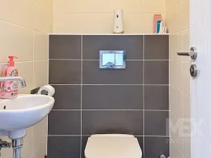 Pronájem bytu 2+kk, Hradec Králové, Antonína Petrofa, 51 m2