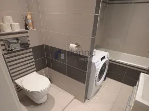 Pronájem bytu 2+kk, Praha, Vršovická, 57 m2