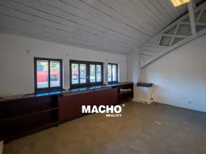 Pronájem skladu, Praha - Vysočany, Freyova, 849 m2