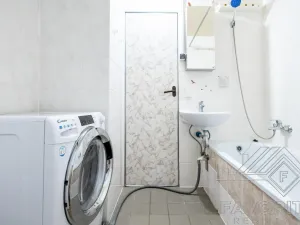 Prodej bytu 3+1, Praha - Prosek, Novoborská, 53 m2