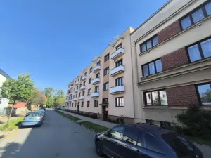 Pronájem bytu 3+1, Hradec Králové - Slezské Předměstí, Sládkova, 63 m2