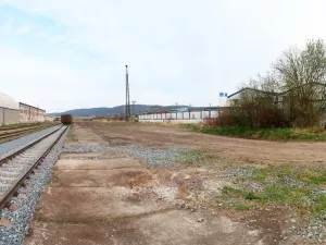 Pronájem komerčního pozemku, Hostomice, Nádražní, 500 m2