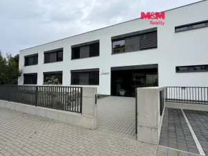 Pronájem obchodního prostoru, Pardubice - Zelené Předměstí, Jiráskova, 12 m2