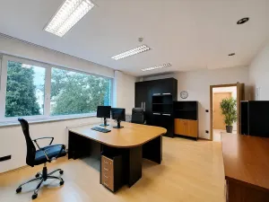 Pronájem výrobních prostor, Tečovice, 890 m2