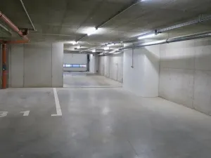 Pronájem garážového stání, Brno, Mlýnská, 15 m2