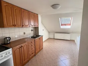 Prodej bytu 2+1, Opava, Přerovecká, 55 m2