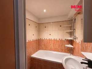 Prodej bytu 3+1, Lubenec, Pražská, 67 m2