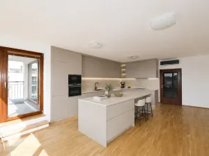Prodej bytu 4+kk, Praha - Hrdlořezy, V třešňovce, 134 m2