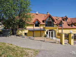 Prodej činžovního domu, Černolice, Ke dvoru, 375 m2