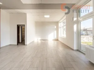 Pronájem obchodního prostoru, Břeclav, Na Valtické, 77 m2