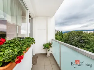 Prodej bytu 3+1, Liberec - Liberec VI-Rochlice, Sametová, 75 m2
