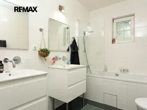 Pronájem rodinného domu, Praha - Nebušice, Na Malé Šárce, 302 m2