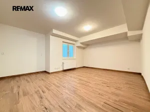 Pronájem rodinného domu, Praha - Nebušice, Na Malé Šárce, 302 m2