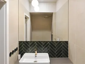 Pronájem obchodního prostoru, Praha - Holešovice, Bubenská, 242 m2