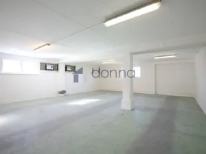 Pronájem skladu, Praha, Ve žlíbku, 77 m2
