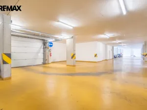 Prodej garážového stání, Praha - Nusle, Bartoškova, 11 m2
