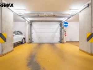 Prodej garážového stání, Praha - Nusle, Bartoškova, 13 m2
