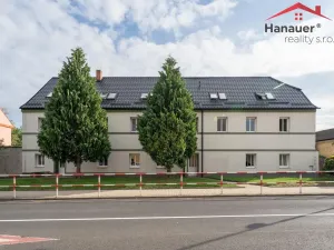 Prodej činžovního domu, Hostomice, Školní náměstí, 487 m2