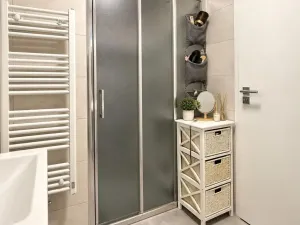 Pronájem bytu 2+kk, Praha - Holešovice, V háji, 52 m2
