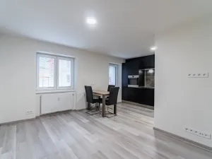 Pronájem bytu 2+1, Vsetín, Josefa Sousedíka, 58 m2