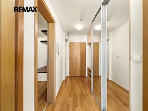 Pronájem bytu 2+kk, Praha - Žižkov, Malešická, 73 m2