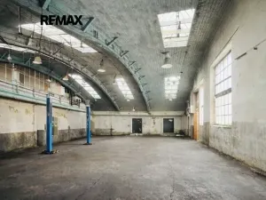 Pronájem obchodního prostoru, Praha - Horní Počernice, Komárovská, 442 m2