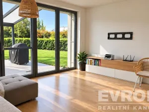 Pronájem bytu 2+kk, Praha - Karlín, U Mlýnského kanálu, 54 m2