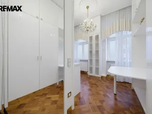 Prodej bytu 2+1, Karlovy Vary, nábřeží Jana Palacha, 72 m2