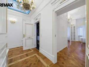 Prodej bytu 2+1, Karlovy Vary, nábřeží Jana Palacha, 72 m2