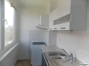 Pronájem bytu 1+kk, Pardubice - Polabiny, Brožíkova, 32 m2
