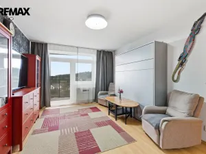 Prodej bytu 2+kk, Kamenice - Ládví, Benešovská, 60 m2