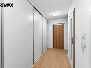 Prodej bytu 2+kk, Kamenice - Ládví, Benešovská, 60 m2