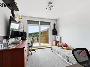 Prodej bytu 2+kk, Kamenice - Ládví, Benešovská, 60 m2