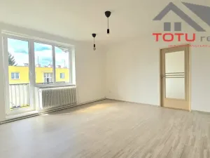 Prodej bytu 3+1, Jaroměř, Máchova, 70 m2