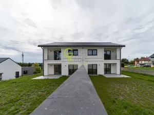 Prodej rodinného domu, Podolanka, V Ohradě, 129 m2