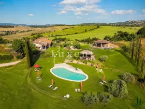 Prodej ubytování, Manciano, Itálie, 550 m2