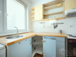 Pronájem bytu 1+kk, Praha - Modřany, 38 m2